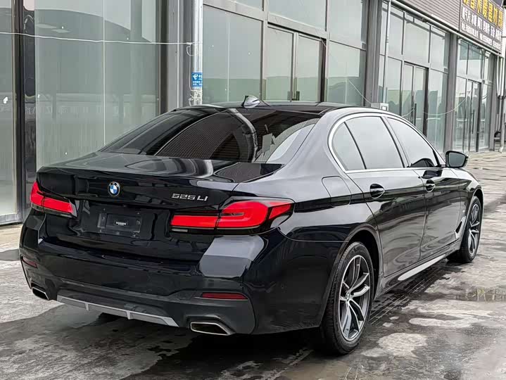 Фото 6 - BMW 5 Series