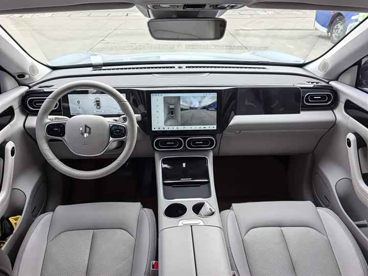 Фото 12 - Leapmotor C11