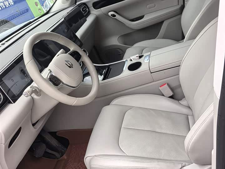 Фото 15 - Leapmotor C11