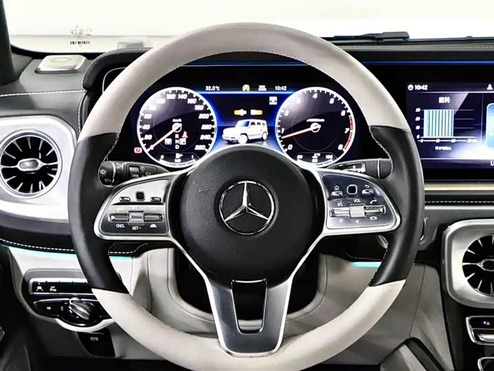 Фото 7 - Mercedes-Benz G-Class