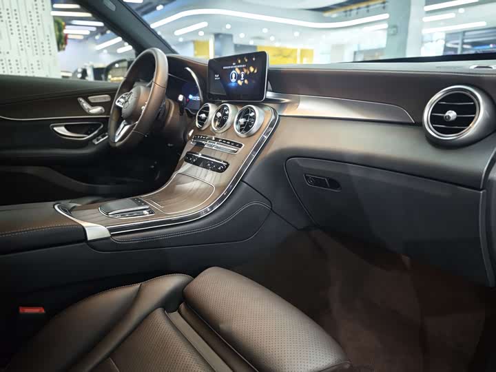 Фото 11 - Mercedes-Benz GLC-Class