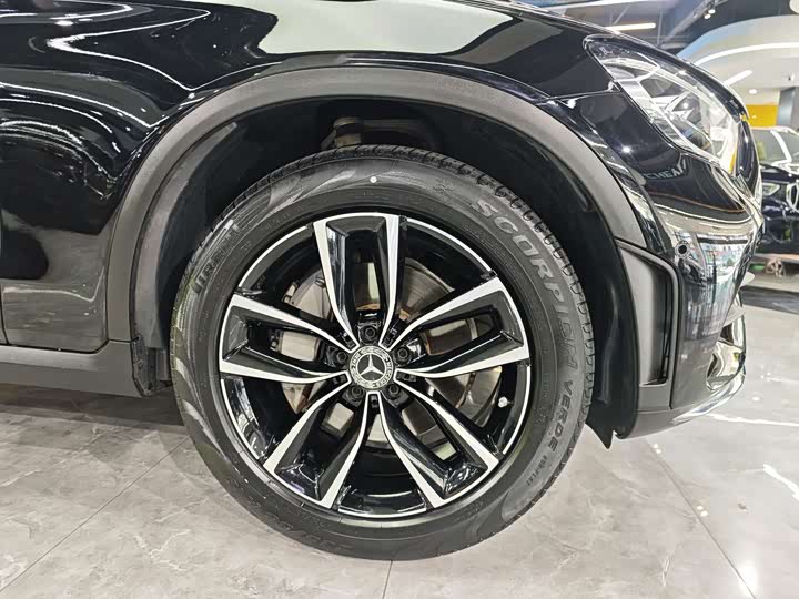 Фото 16 - Mercedes-Benz GLC-Class