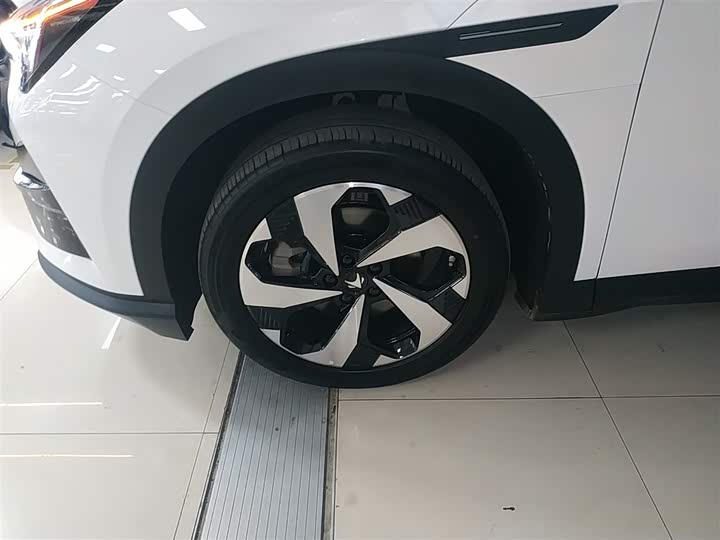 Фото 23 - BAIC Arcfox Alpha T5