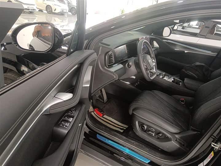 Фото 16 - BYD Sea Lion 07 EV