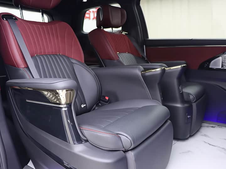 Фото 12 - GAC Trumpchi M8