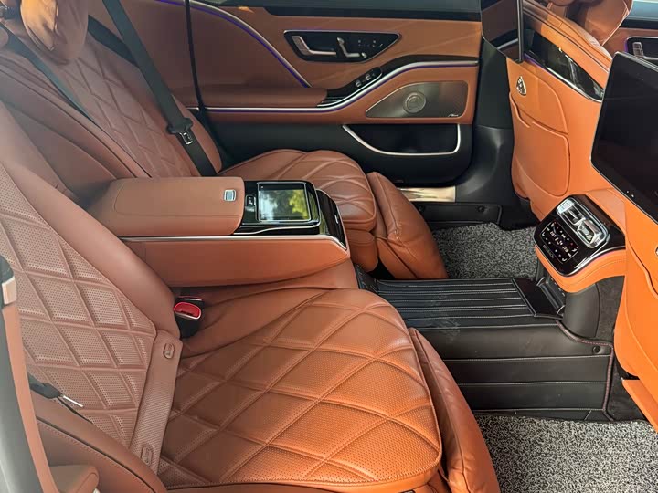 Фото 4 - Mercedes-Benz Maybach S-Class