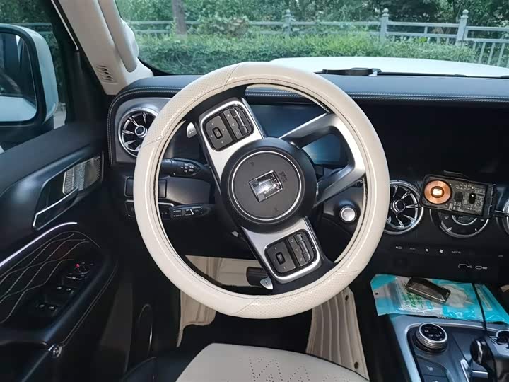 Фото 3 - Tank 300