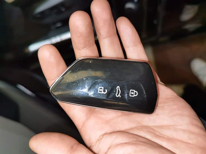 Фото 11 - Volkswagen ID.6 Crozz