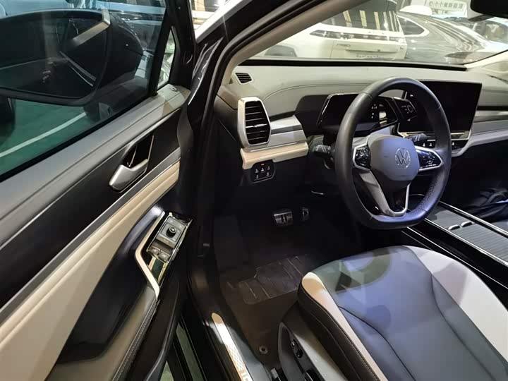 Фото 13 - Volkswagen ID.6 Crozz