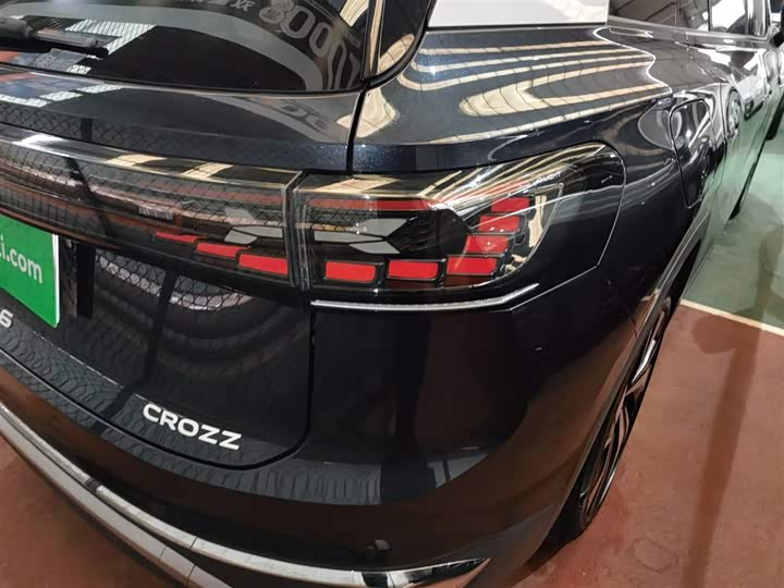 Фото 24 - Volkswagen ID.6 Crozz