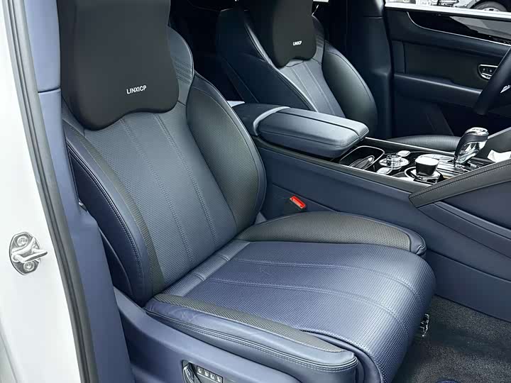 Фото 13 - Bentley Bentayga