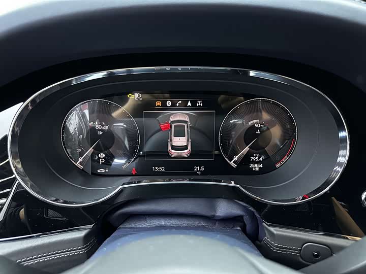 Фото 17 - Bentley Bentayga