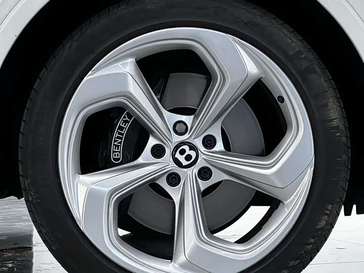 Фото 8 - Bentley Bentayga