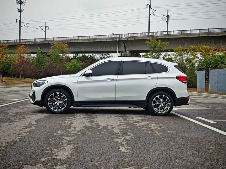 Фото 3 - BMW X1