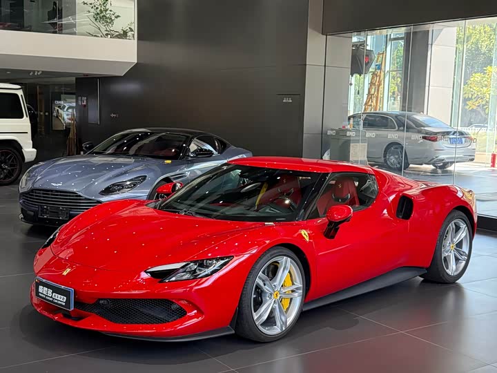 Фото 1 - Ferrari 296