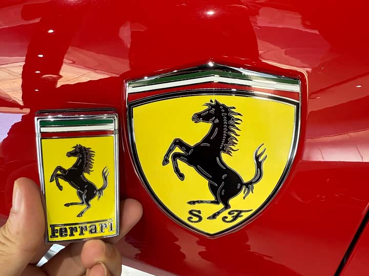 Фото 8 - Ferrari 296