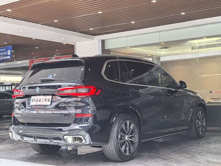 Фото 19 - BMW X5