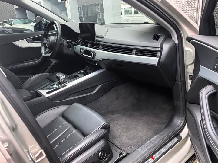 Фото 11 - Audi A4L