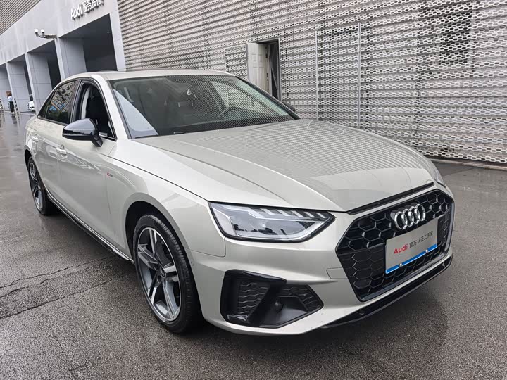 Фото 2 - Audi A4L