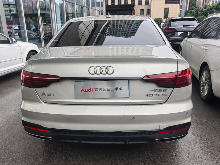 Фото 8 - Audi A4L