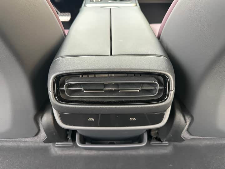 Фото 12 - Xiaomi SU7