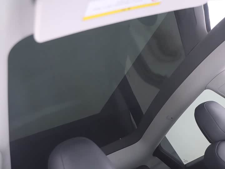 Фото 22 - Tesla Model Y