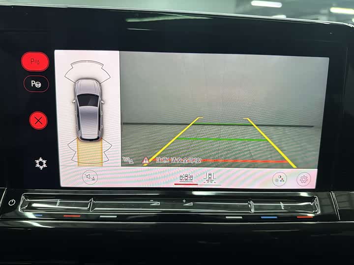 Фото 16 - Volkswagen Golf