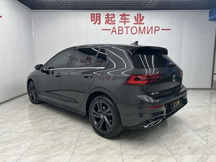 Фото 8 - Volkswagen Golf