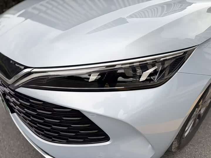 Фото 17 - BYD Qin L