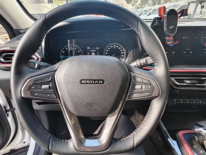 Фото 13 - Changan Oshan X5