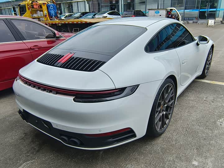 Фото 4 - Porsche 911