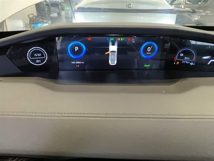 Фото 12 - Changan UNI-V Hybrid