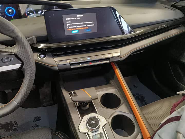 Фото 13 - Changan UNI-V Hybrid