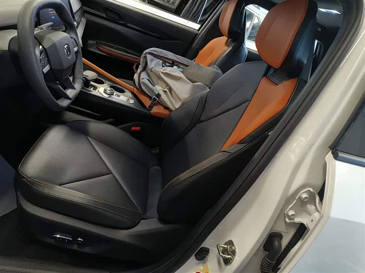 Фото 15 - Changan UNI-V Hybrid