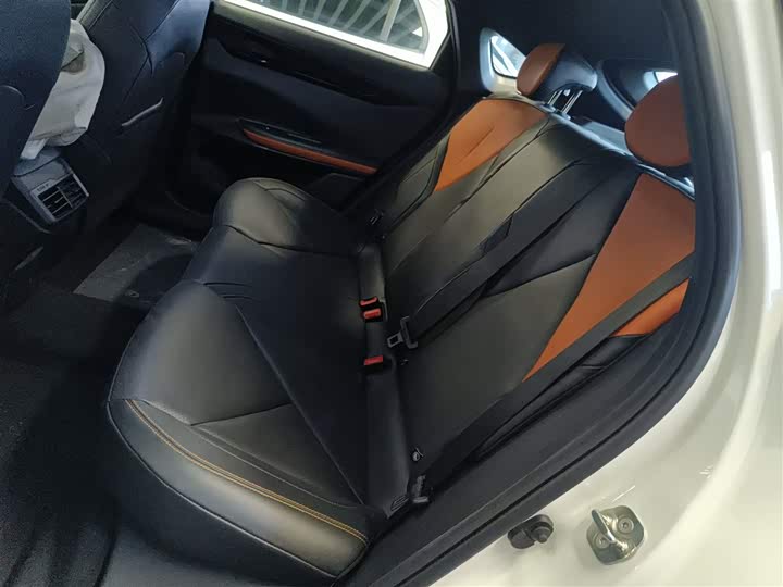 Фото 17 - Changan UNI-V Hybrid