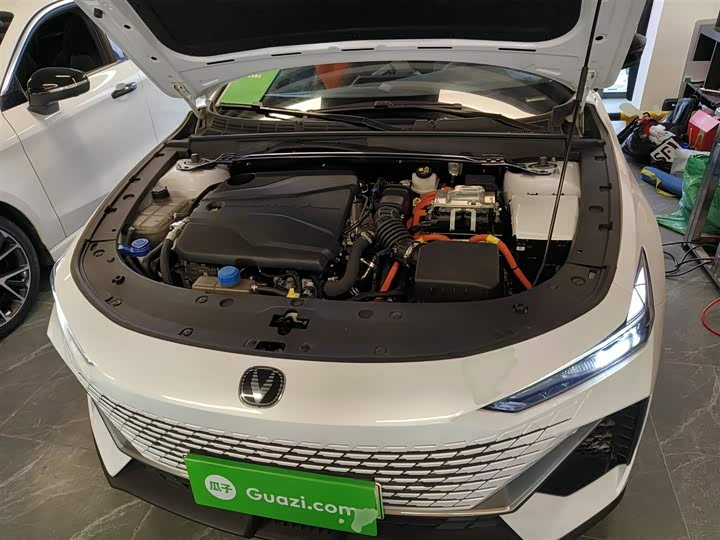 Фото 20 - Changan UNI-V Hybrid