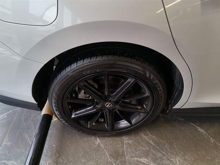 Фото 26 - Changan UNI-V Hybrid