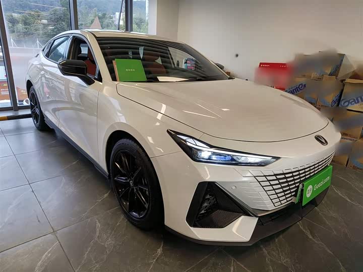 Фото 4 - Changan UNI-V Hybrid