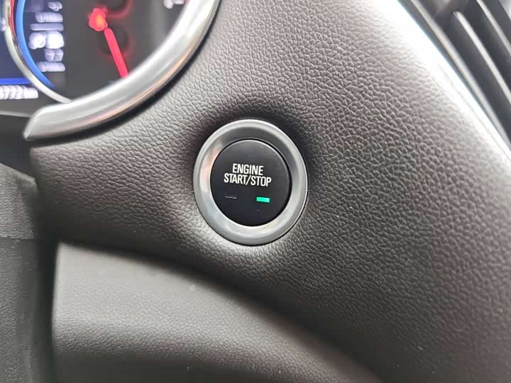 Фото 21 - Chevrolet Malibu XL