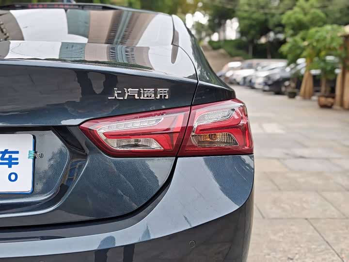 Фото 32 - Chevrolet Malibu XL