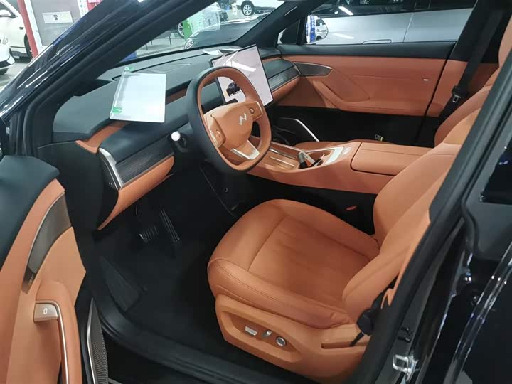 Фото 14 - Nio Onvo L60