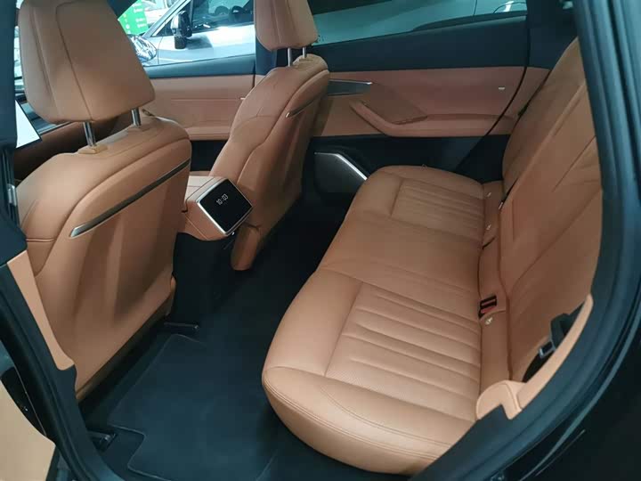 Фото 16 - Nio Onvo L60