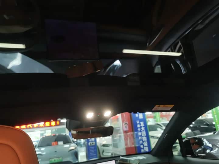 Фото 17 - Nio Onvo L60