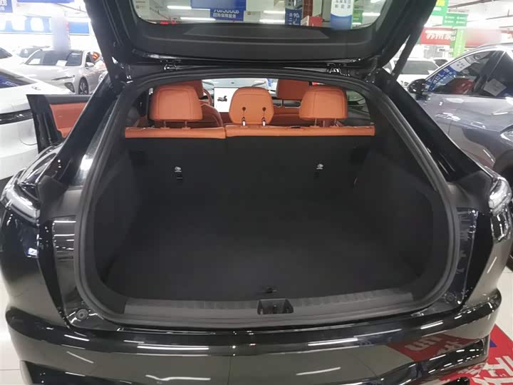 Фото 18 - Nio Onvo L60