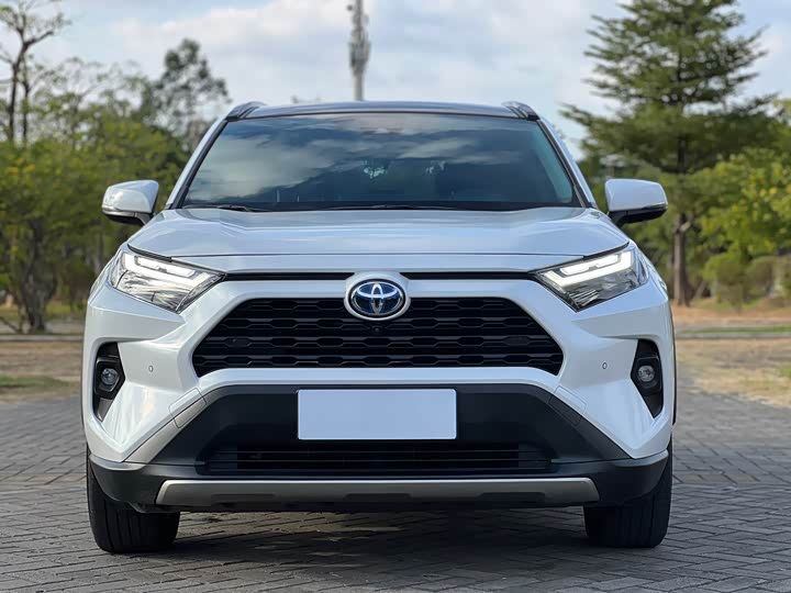 Фото 3 - Toyota RAV4