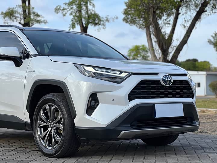 Фото 5 - Toyota RAV4