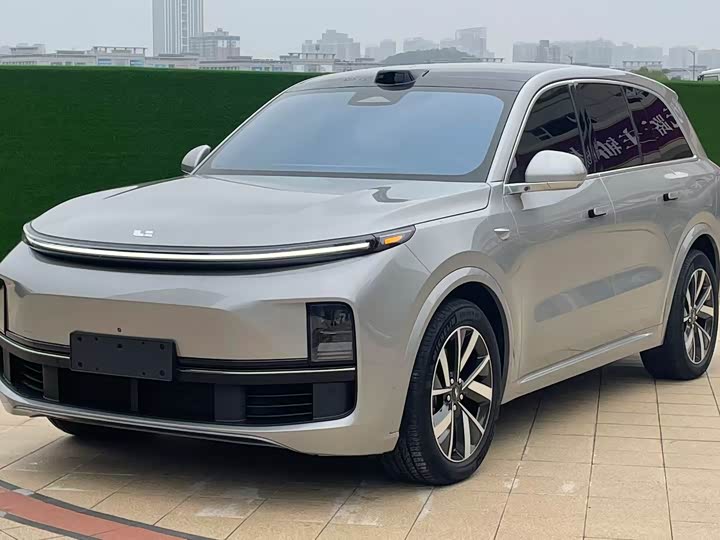 Фото 1 - LiXiang L8