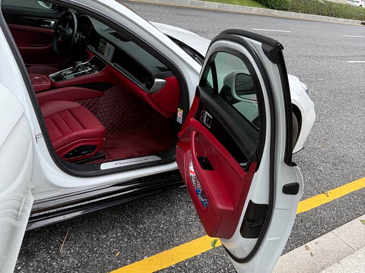 Фото 7 - Porsche Panamera