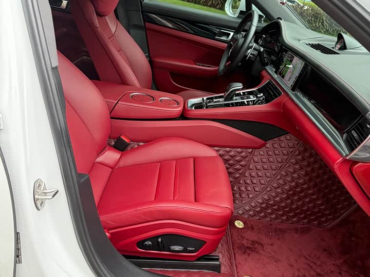 Фото 8 - Porsche Panamera