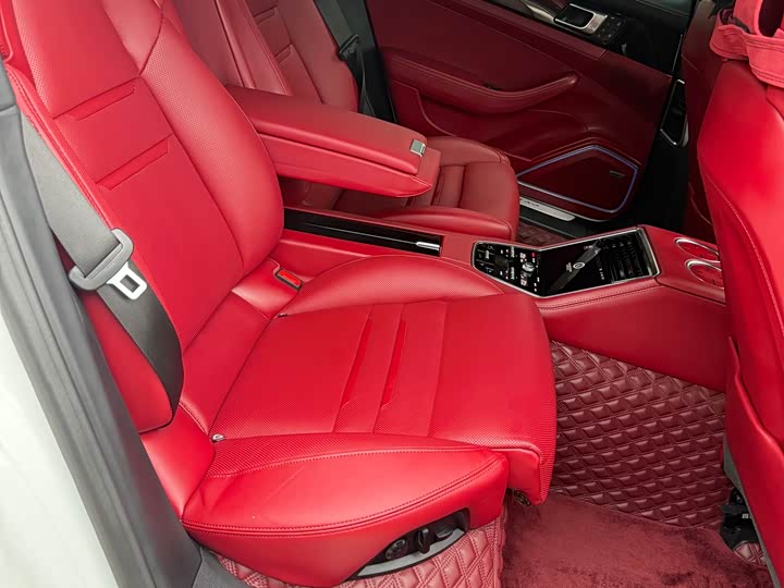 Фото 9 - Porsche Panamera